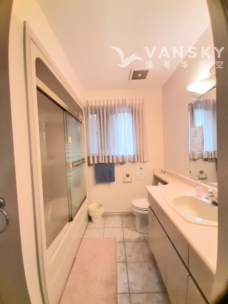 251025103039_250904 450 2F bath.jpg